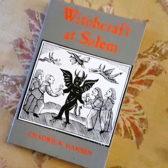 Book : Witchcraft at Salem - Chadwick Hansen softcover 2001 🎃 - Picture 1 of 9